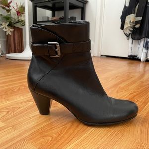 Women’s Ecco Black Leather Booties, size 7